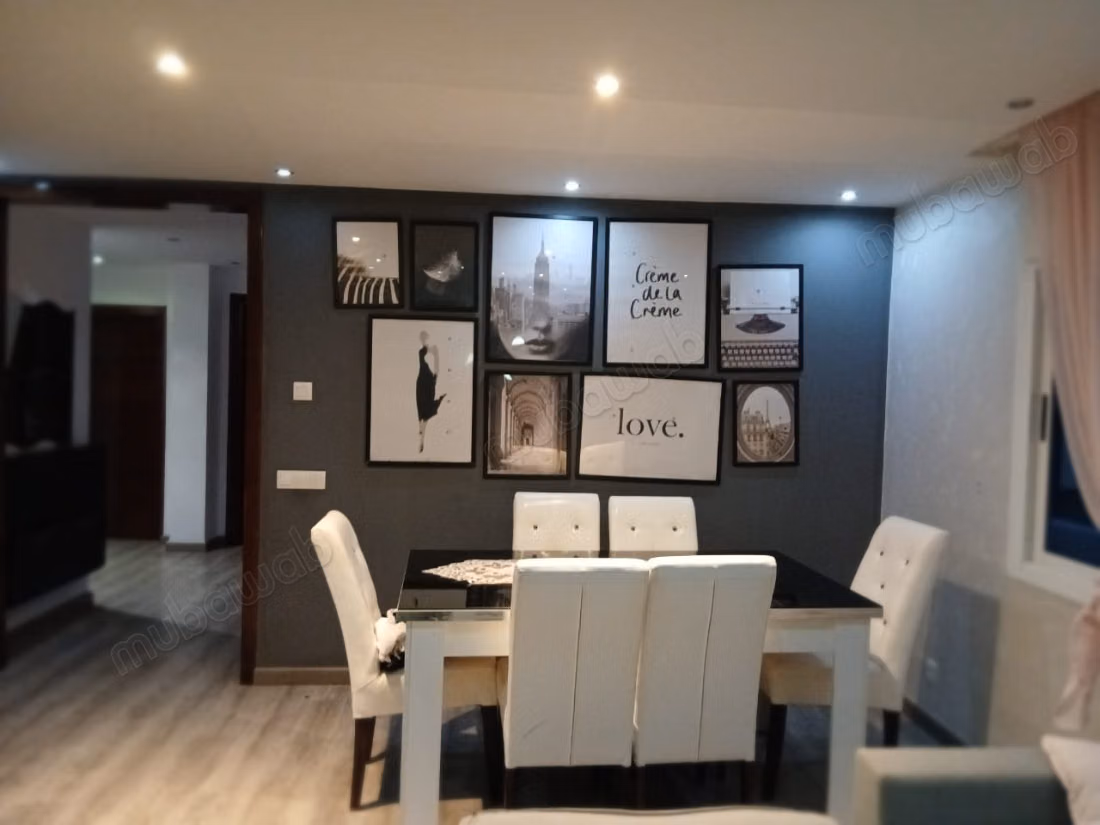 Maison de luxe à vendre à M'Diq. Superficie totale de 250 m². Meublé
