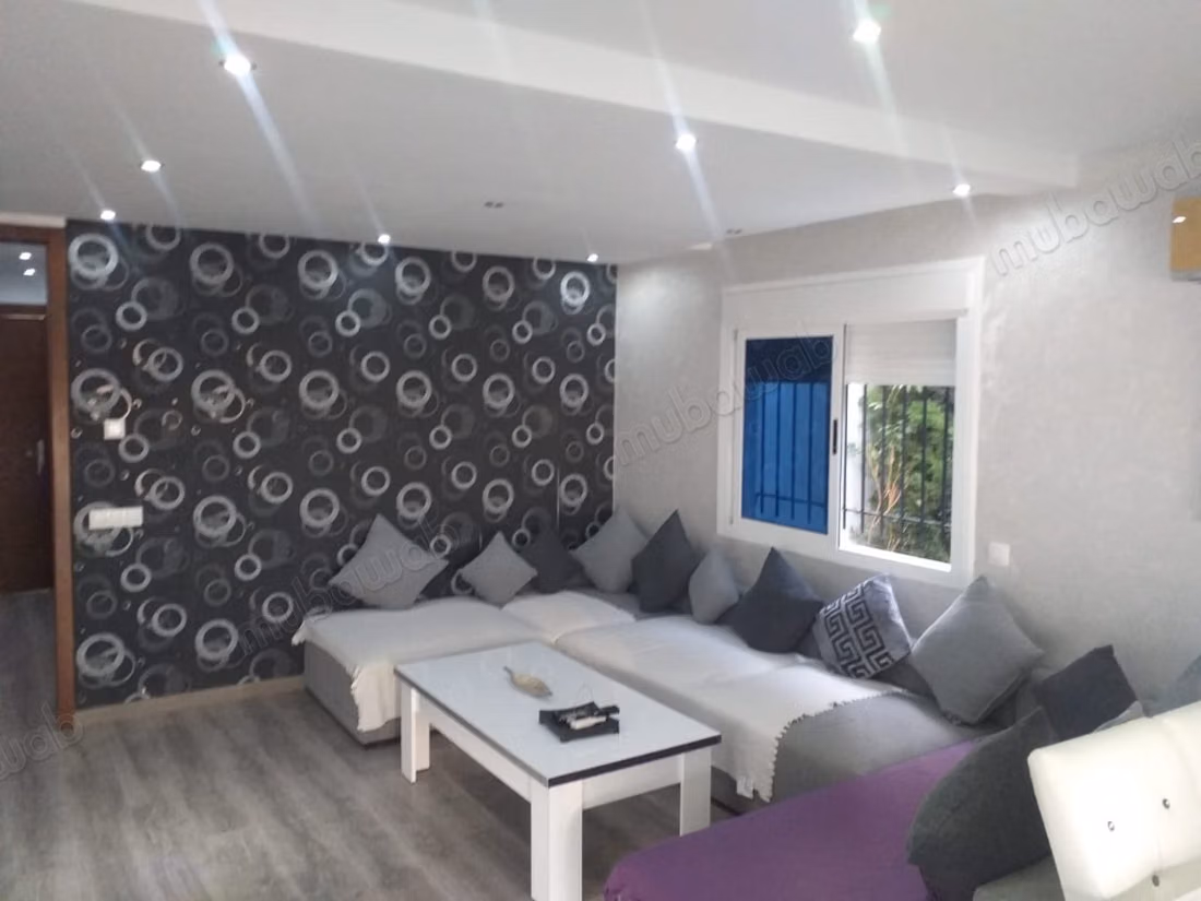 Maison de luxe à vendre à M'Diq. Superficie totale de 250 m². Meublé