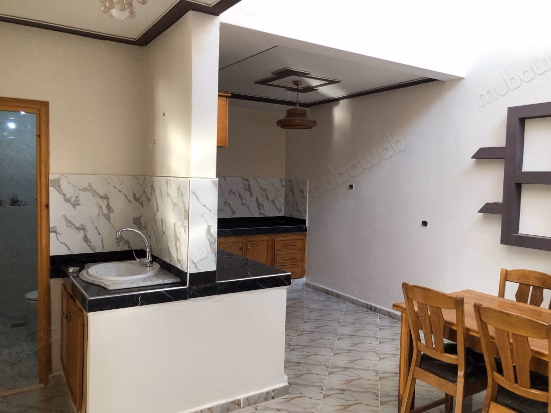 Maison à vendre Hay El Hassani Lotissement Hassani Koulouch 
hda la feray ftri9 20 Fin kaybi3ou les pièces auto