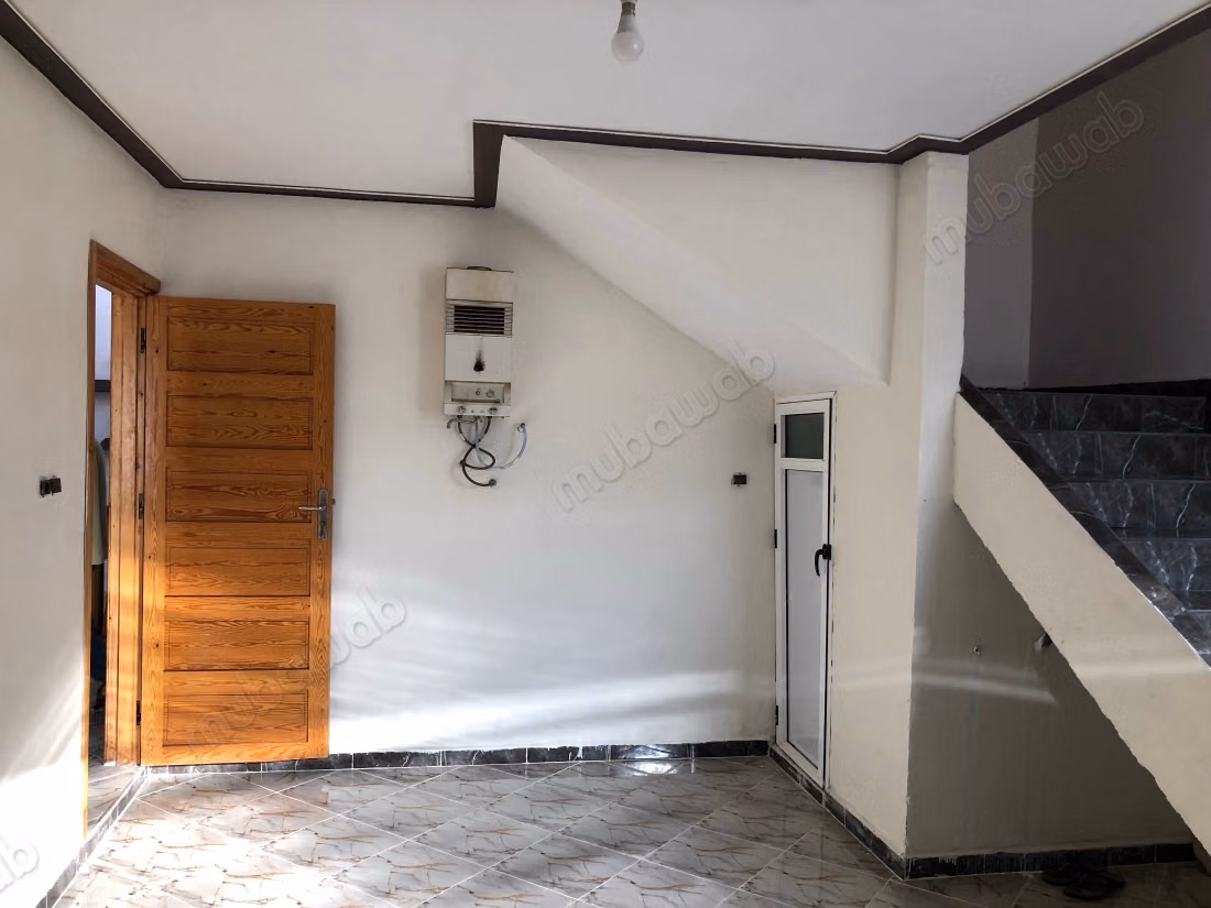 Maison à vendre Hay El Hassani Lotissement Hassani Koulouch 
hda la feray ftri9 20 Fin kaybi3ou les pièces auto