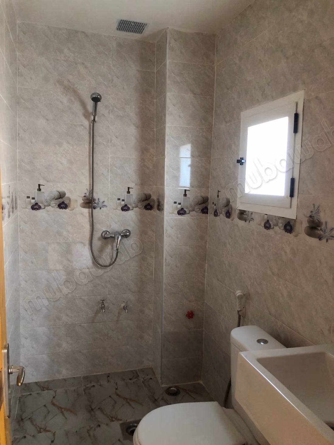 Maison à vendre Hay El Hassani Lotissement Hassani Koulouch 
hda la feray ftri9 20 Fin kaybi3ou les pièces auto
