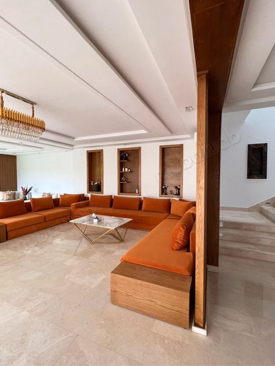 Maison de haut standing à vendre à Dar Bouazza.
Surface de 260 m².
Climatisation et piscine