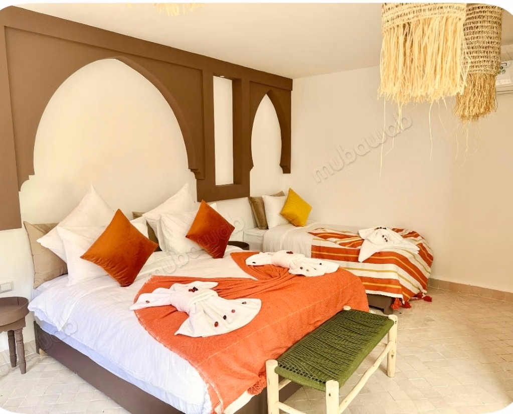 Riad rénové avec bassin et vue Atlas – Kasbah