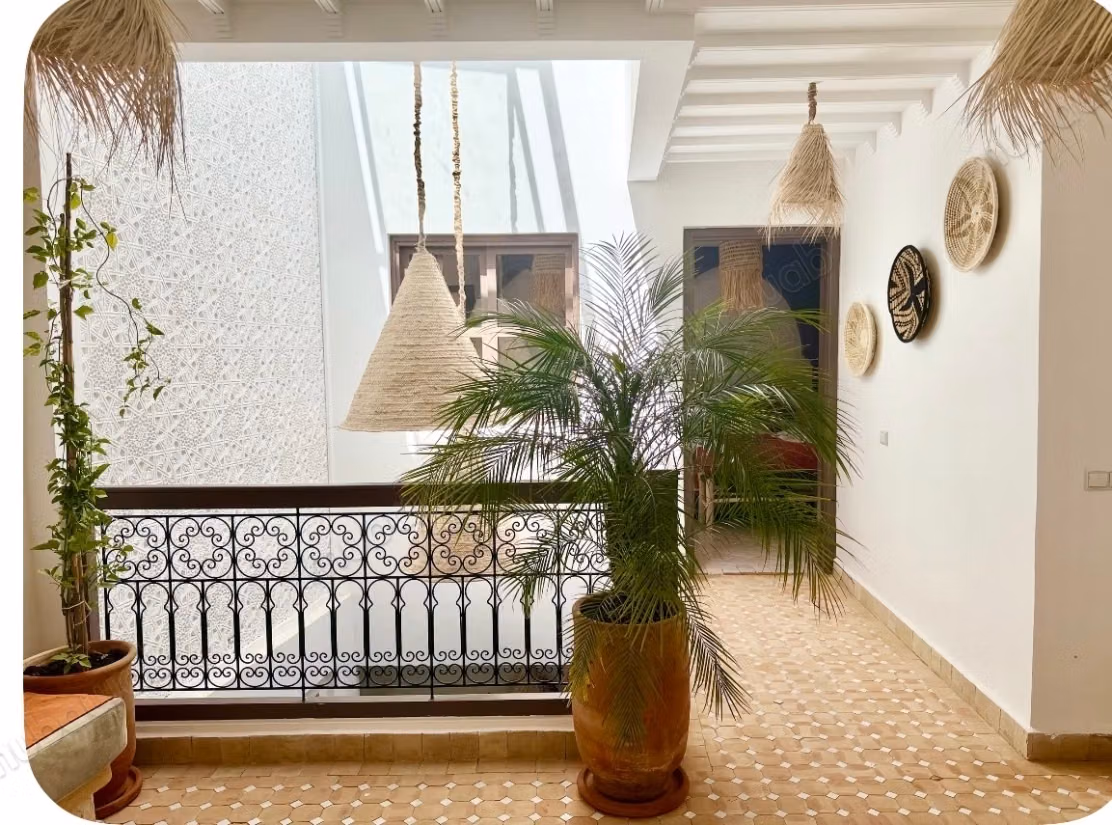 Riad rénové avec bassin et vue Atlas – Kasbah