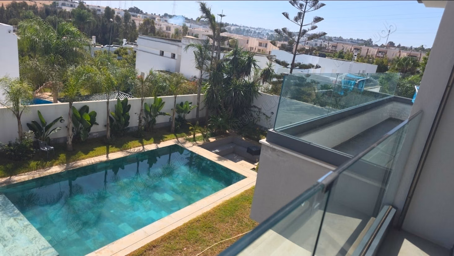Luxe villa 827m² à vendte à elmenzeh