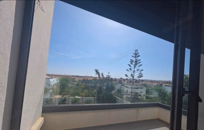 Luxe villa 827m² à vendte à elmenzeh
