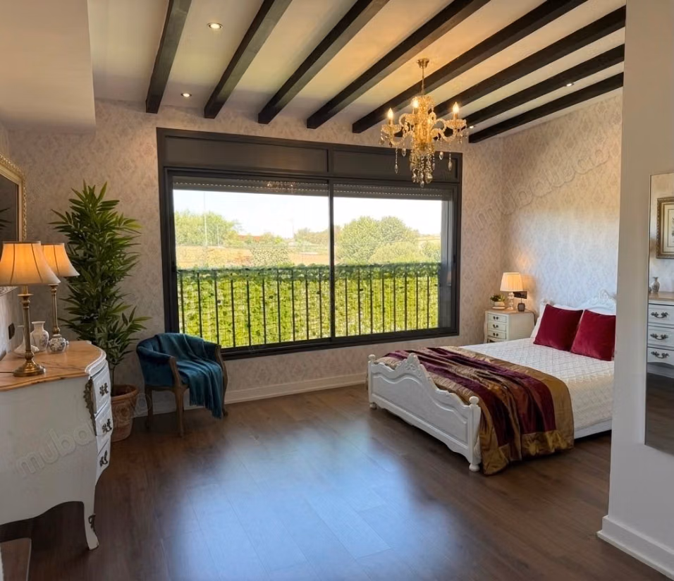 Villa di alto standing in affitto nel Quartiere delle Ambasciate. Superficie totale 1000 m². Arredata