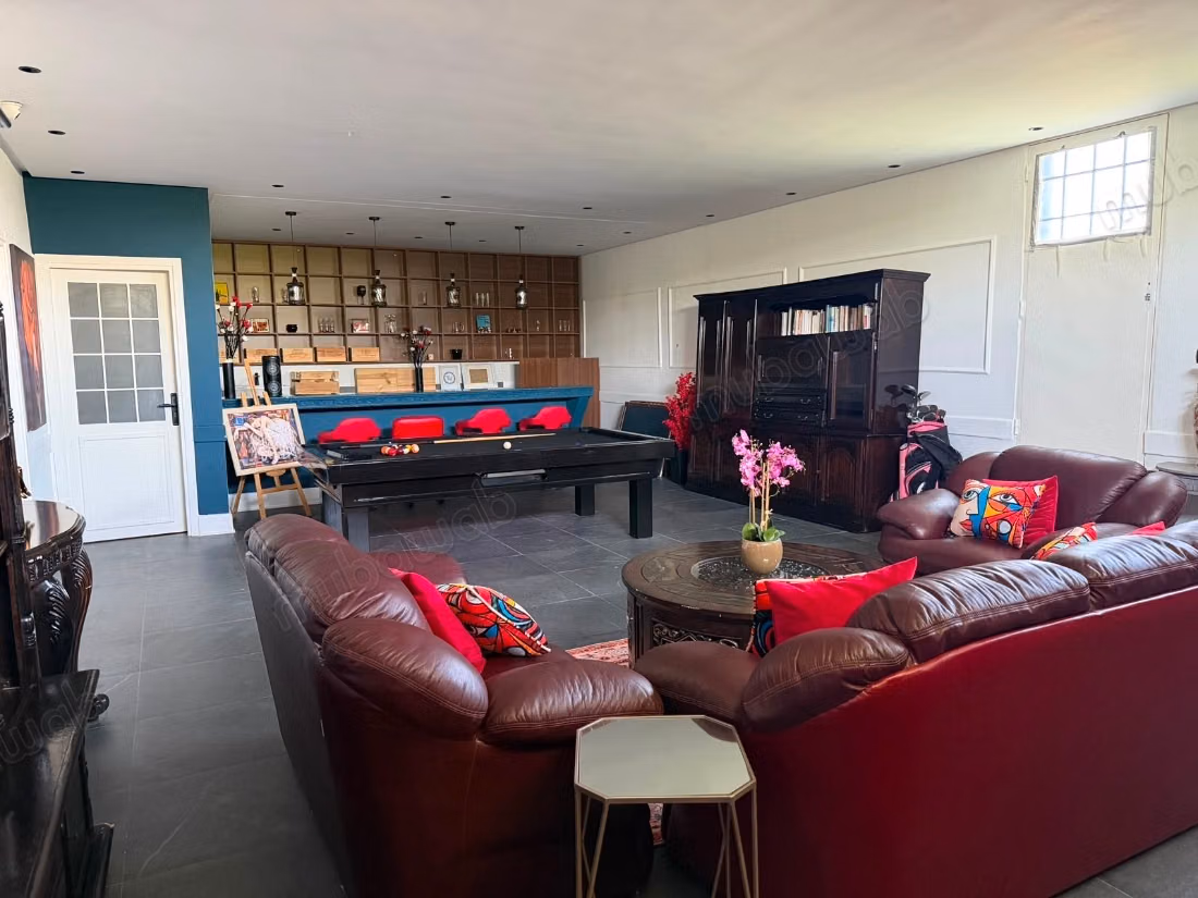 Villa di alto standing in affitto nel Quartiere delle Ambasciate. Superficie totale 1000 m². Arredata