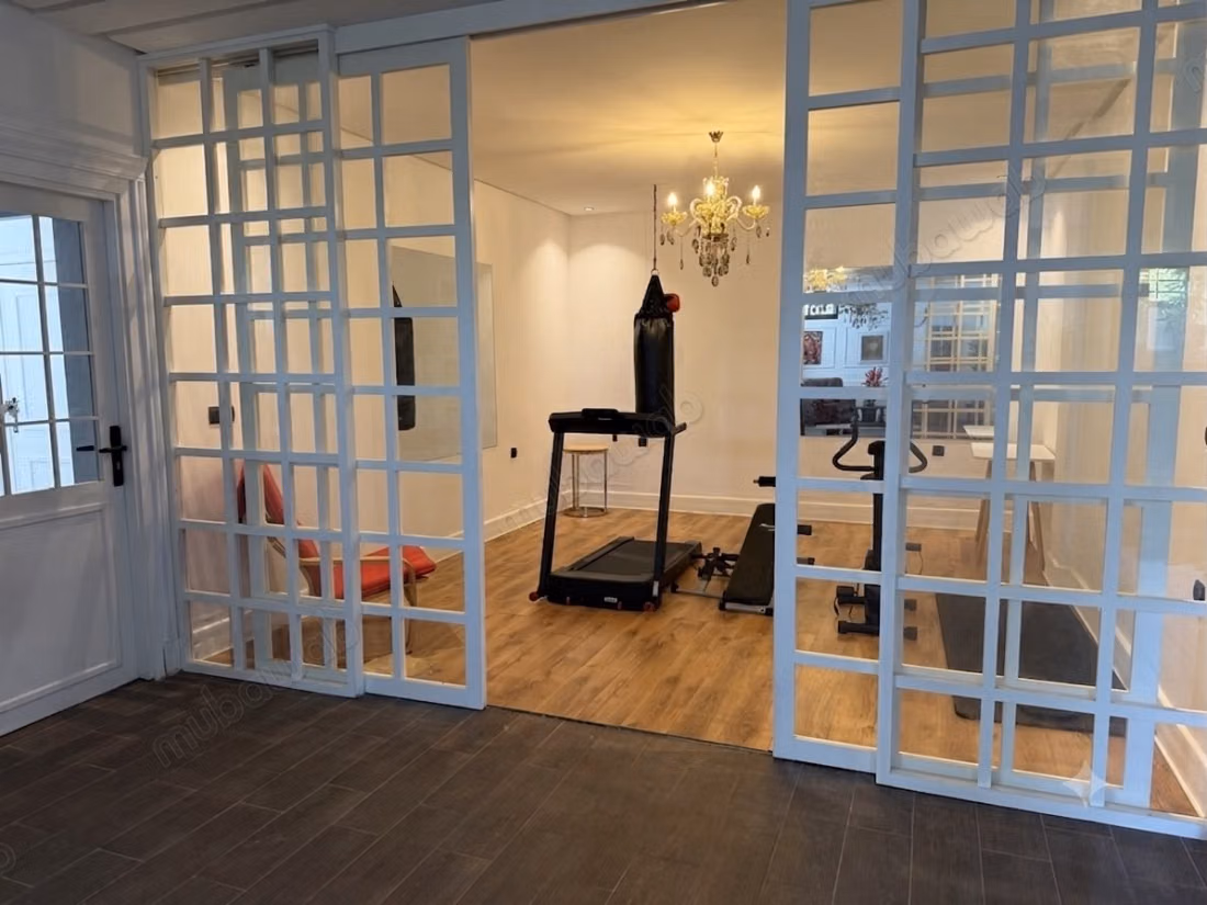 Villa di alto standing in affitto nel Quartiere delle Ambasciate. Superficie totale 1000 m². Arredata