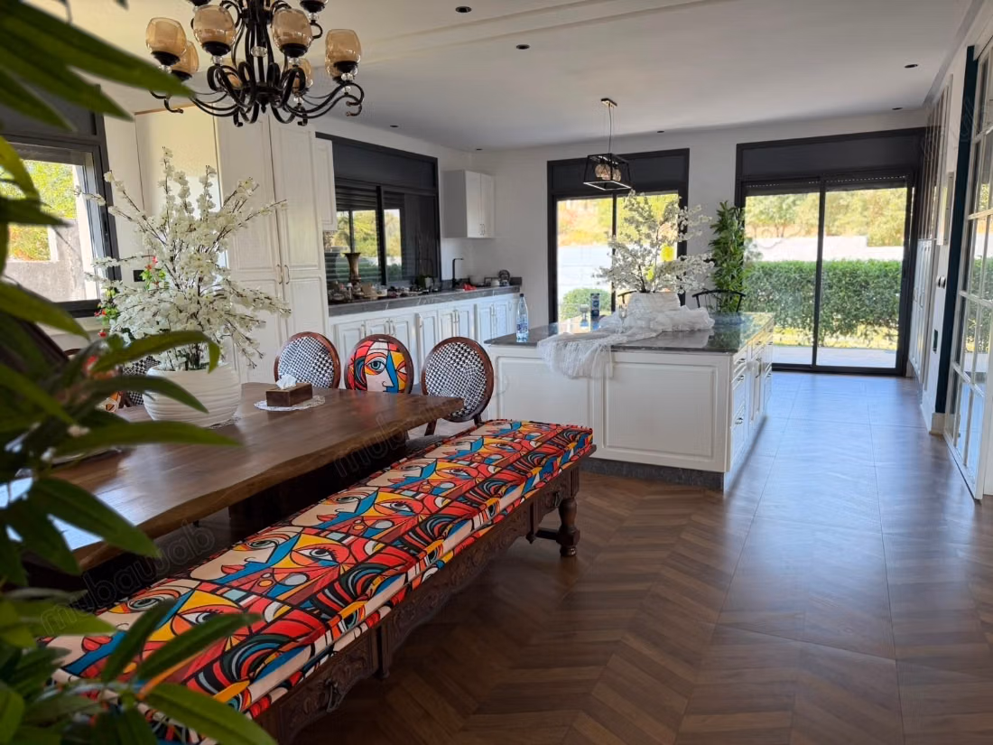 Villa di alto standing in affitto nel Quartiere delle Ambasciate. Superficie totale 1000 m². Arredata