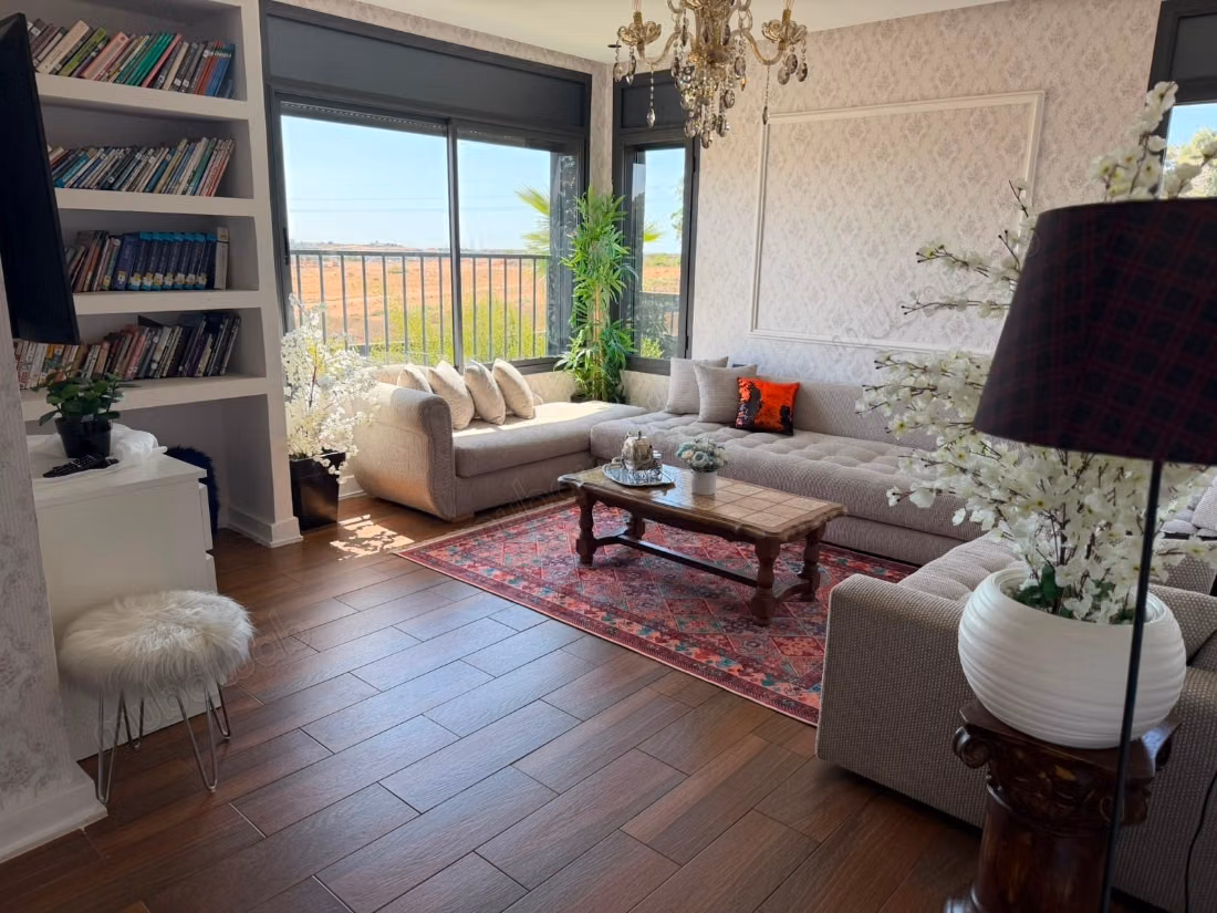 Villa di alto standing in affitto nel Quartiere delle Ambasciate. Superficie totale 1000 m². Arredata