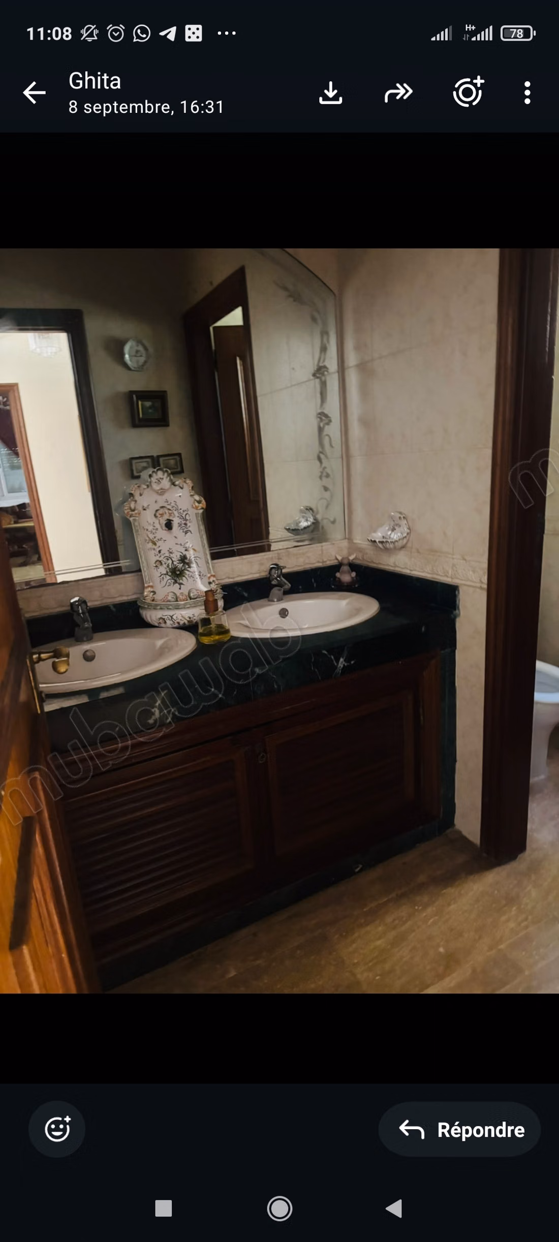 Magnifique villa à vendre à Californie.
Surface de 400 m².
Meublé