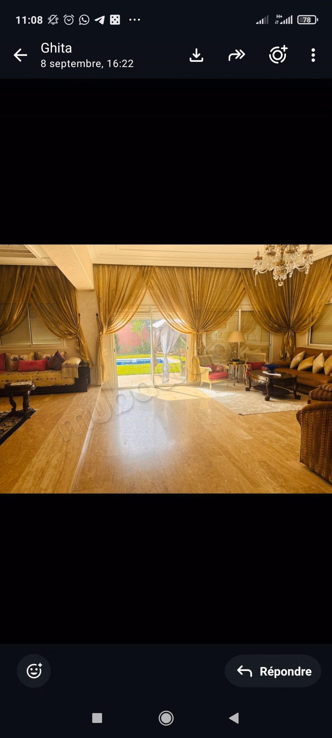 Magnifique villa à vendre à Californie.
Surface de 400 m².
Meublé