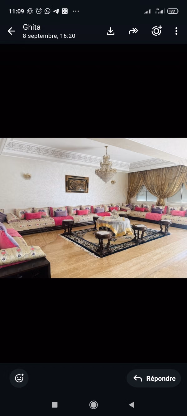Magnifique villa à vendre à Californie.
Surface de 400 m².
Meublé