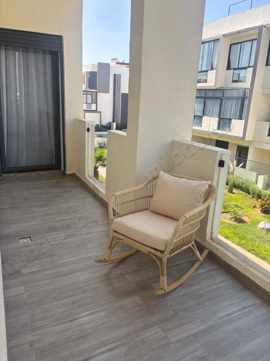 Appartement a louer dar bouazza 
residence fermé