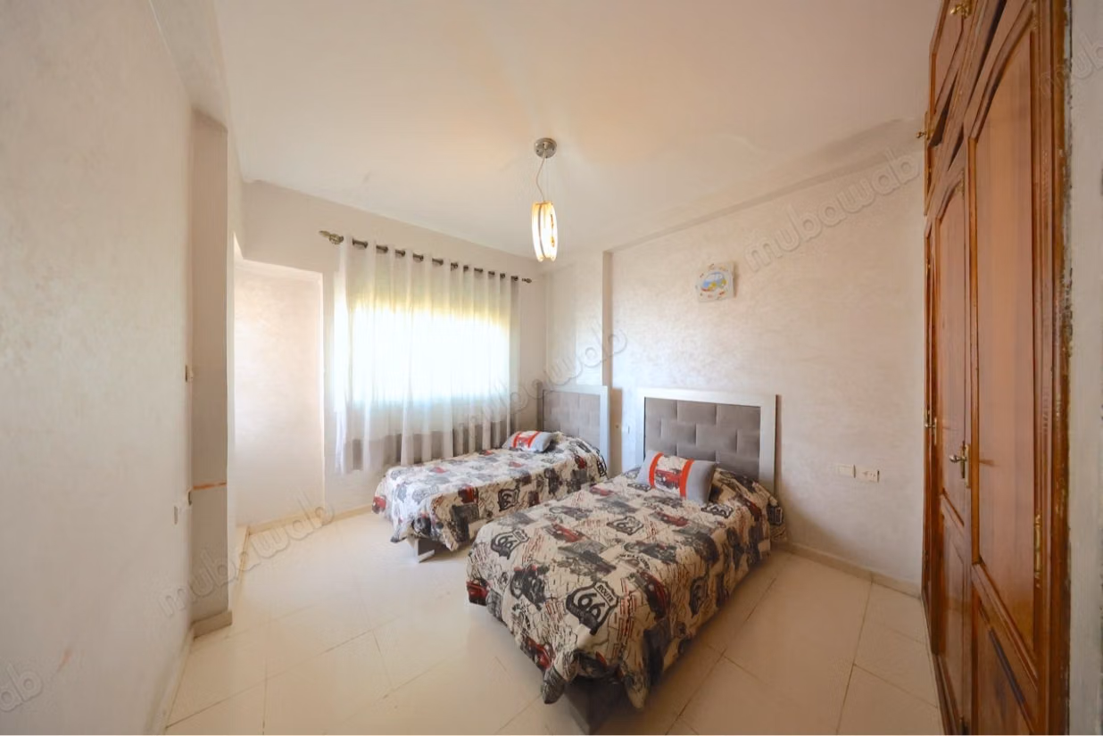 Appartement de vacances à louer à Saada. 
Surface de 108 m². 
Salon Marocain et antenne parabolique