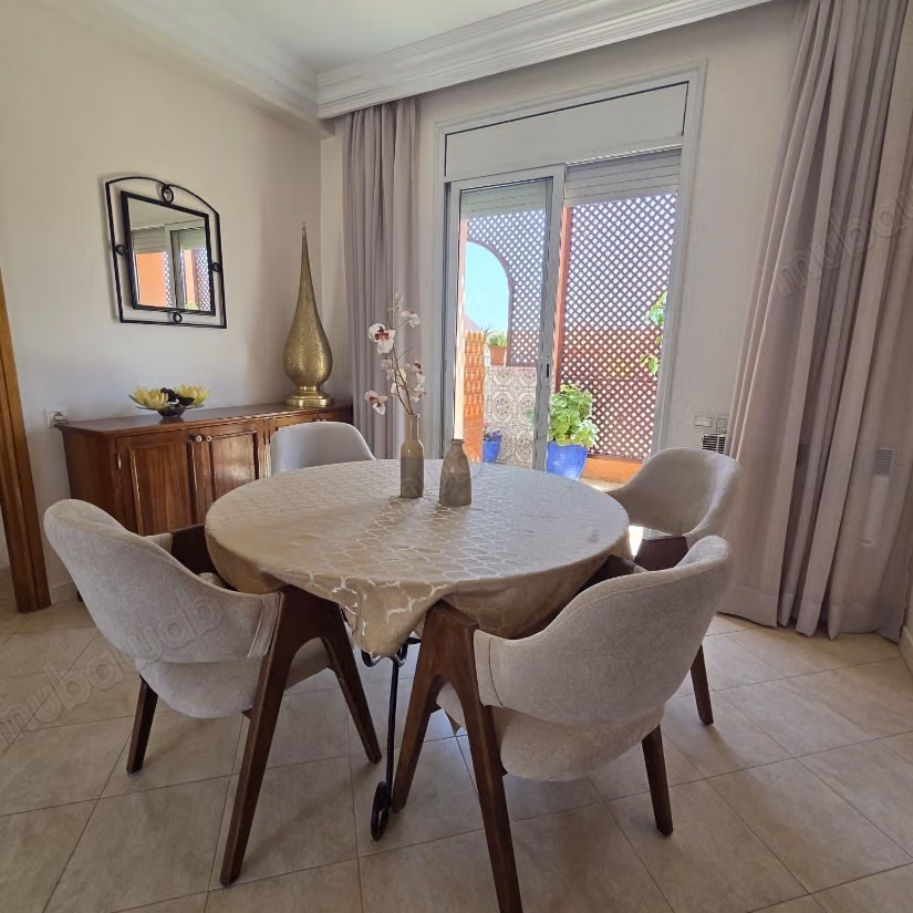 Oportunidad de adquirir un acogedor apartamento T4 amueblado con doble terraza y aparcamiento