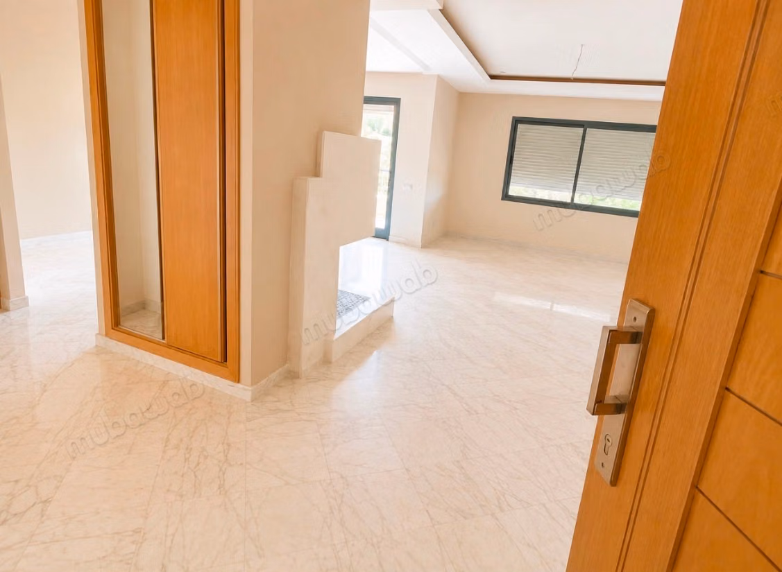 Prestigieux Triplex avec Piscine Nouaceur 
À vendre