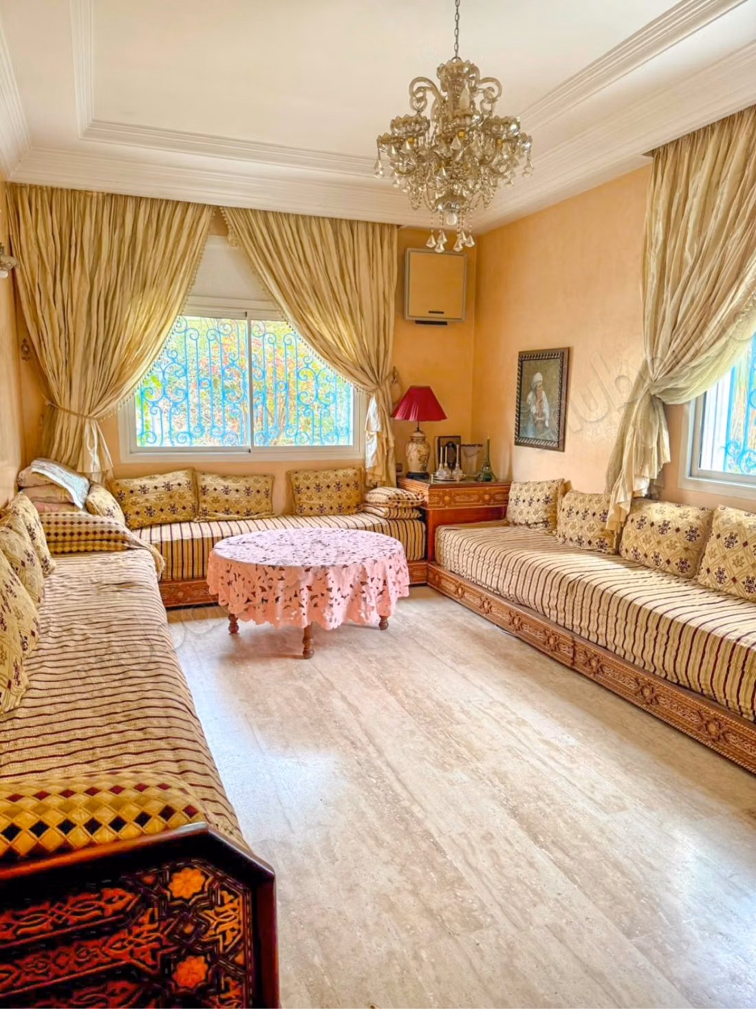 Villa de luxe à vendre à Californie. 4 chambres. Salon traditionnel marocain, résidence sécurisée