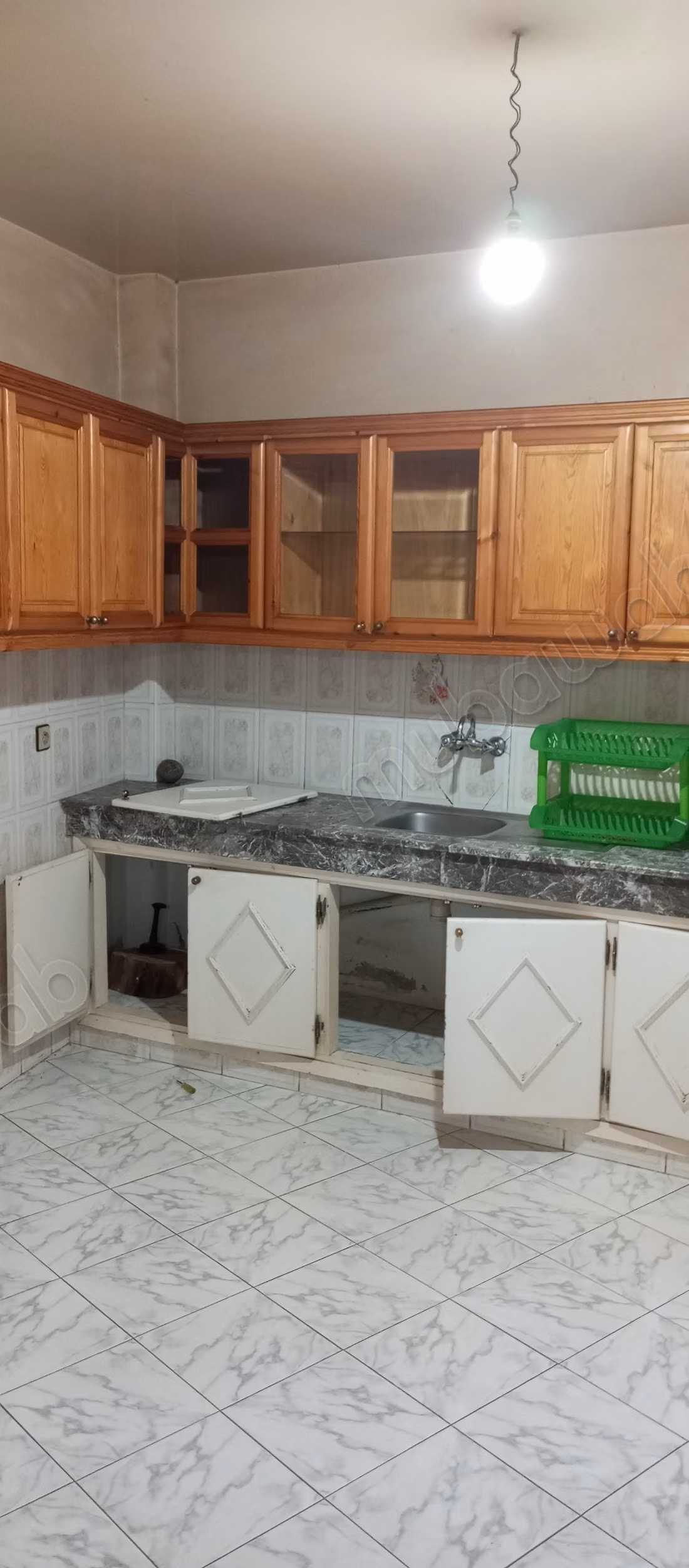 Superbe appartement à vendre à Maghreb Arabi. 
2 chambres. 
Salon traditionnel