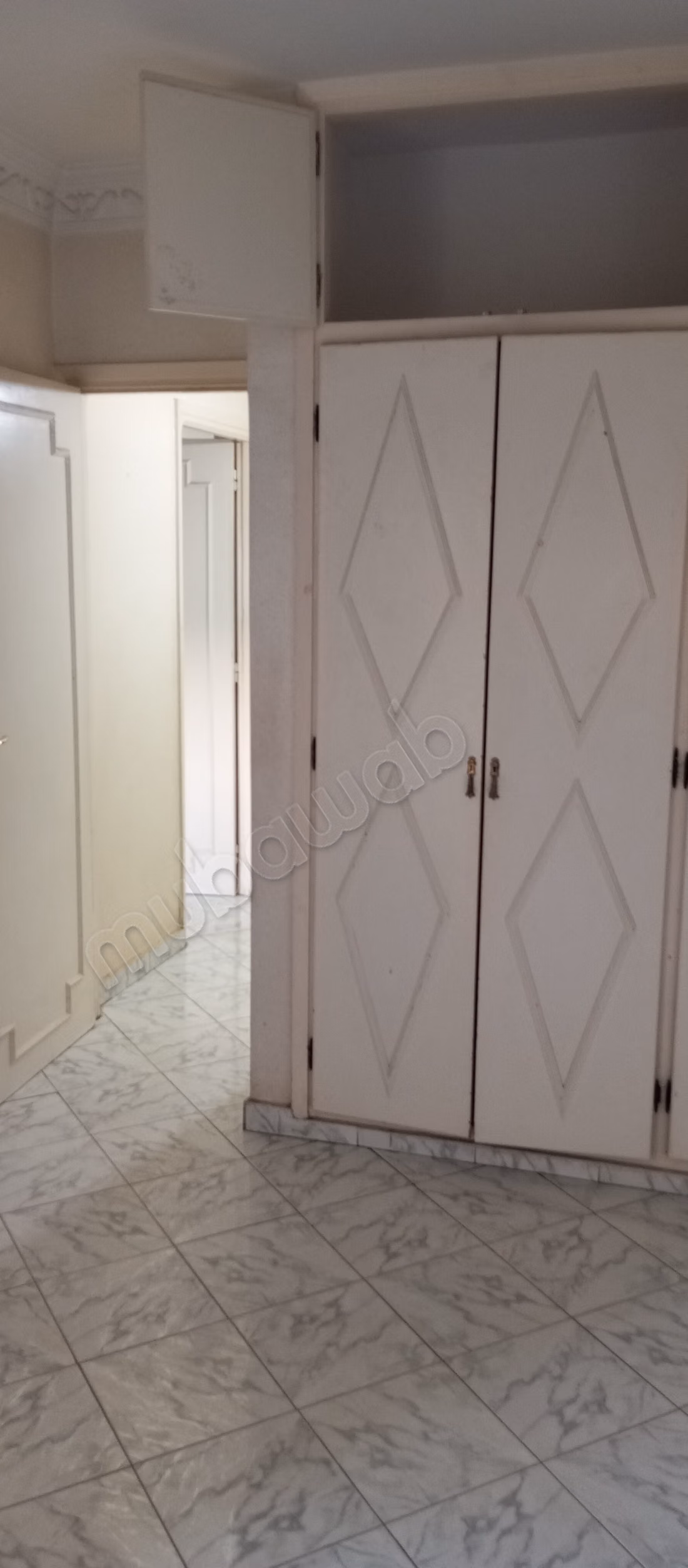 Superbe appartement à vendre à Maghreb Arabi. 
2 chambres. 
Salon traditionnel