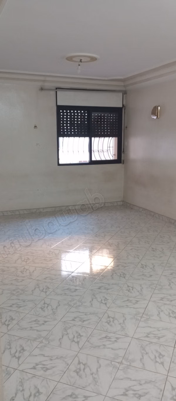 Superbe appartement à vendre à Maghreb Arabi. 
2 chambres. 
Salon traditionnel