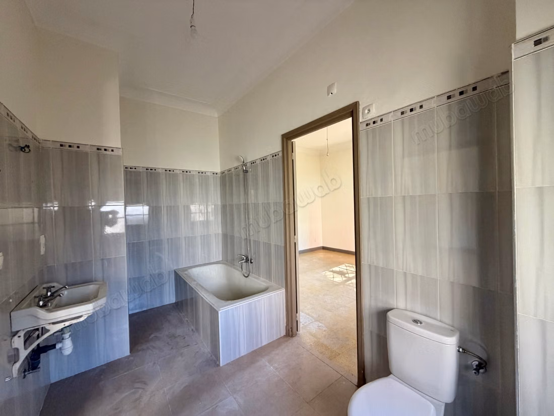 Spacieux appartement à louer à long terme