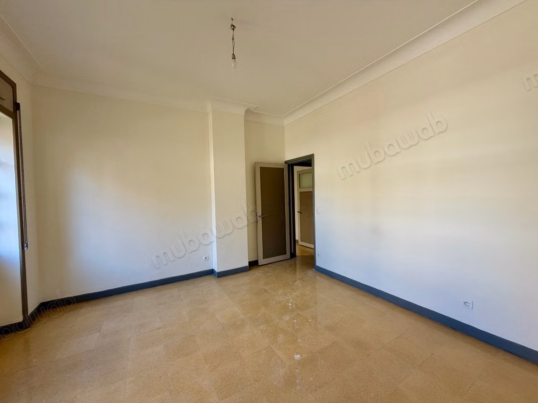 Spacieux appartement à louer à long terme