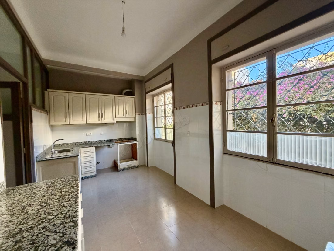 Spacieux appartement à louer à long terme