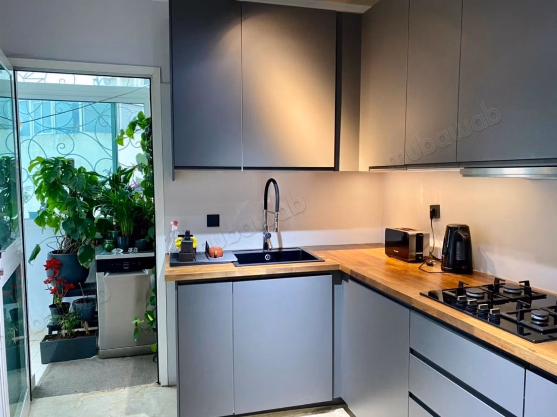Appartement dernier étage à louer au triangle d'or