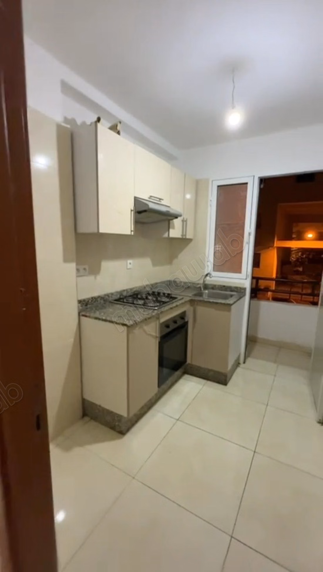 Appartement te huur in Branes 1. 2 mooie slaapkamers. Met lift en groene ruimte
