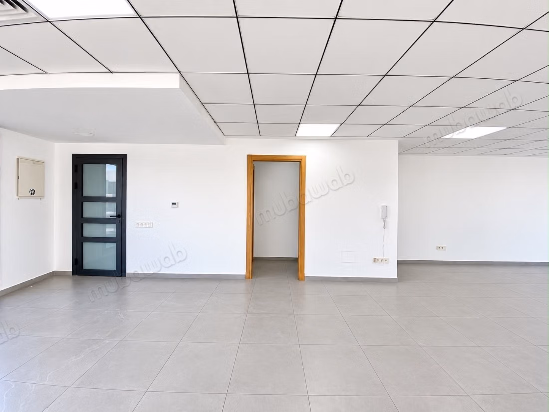 Plateau de bureau 101m 
bd omar al khiam 
anfa park
