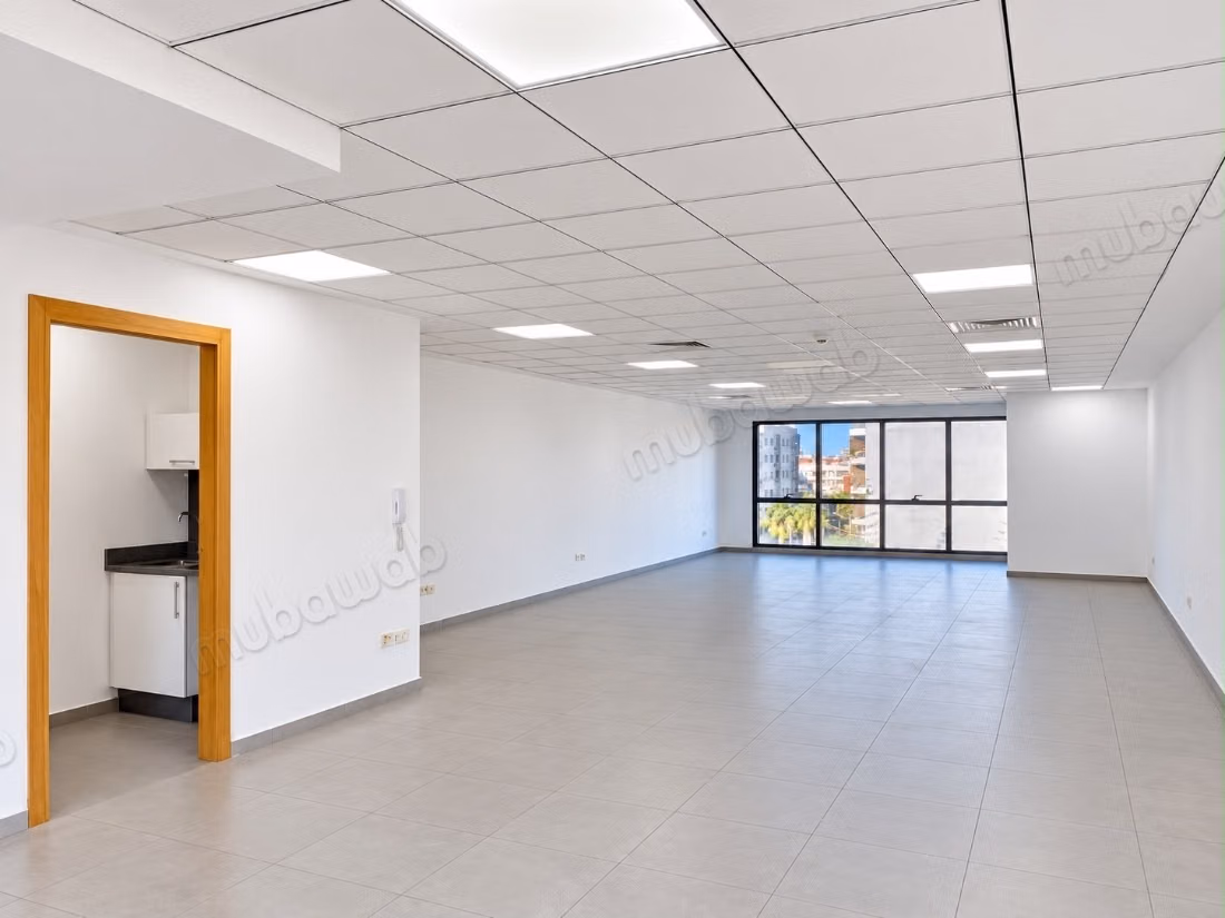 Plateau de bureau 101m 
bd omar al khiam 
anfa park