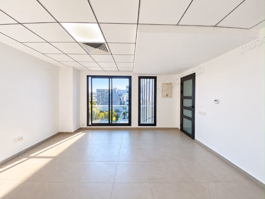 Plateau de bureau 101m 
bd omar al khiam 
anfa park