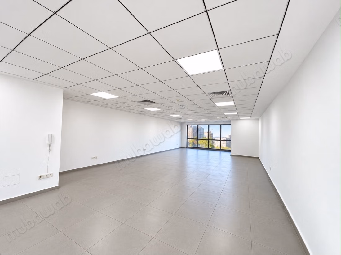 Plateau de bureau 101m 
bd omar al khiam 
anfa park