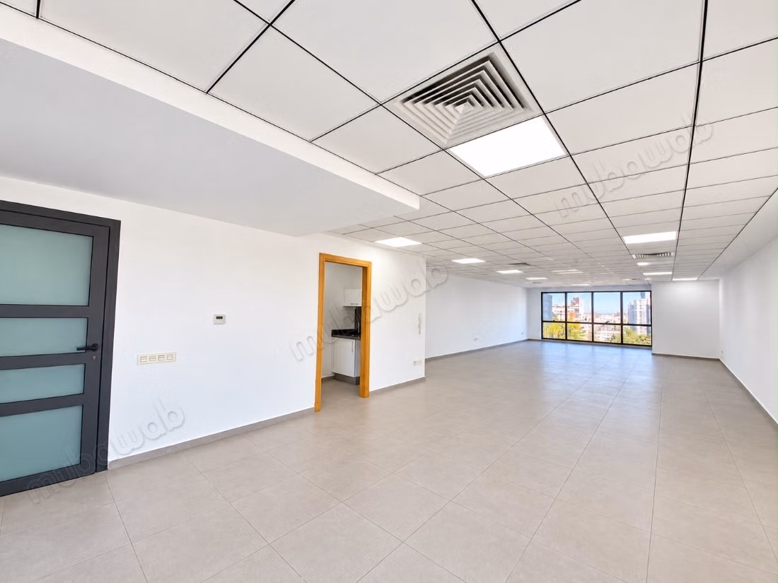 Plateau de bureau 101m 
bd omar al khiam 
anfa park