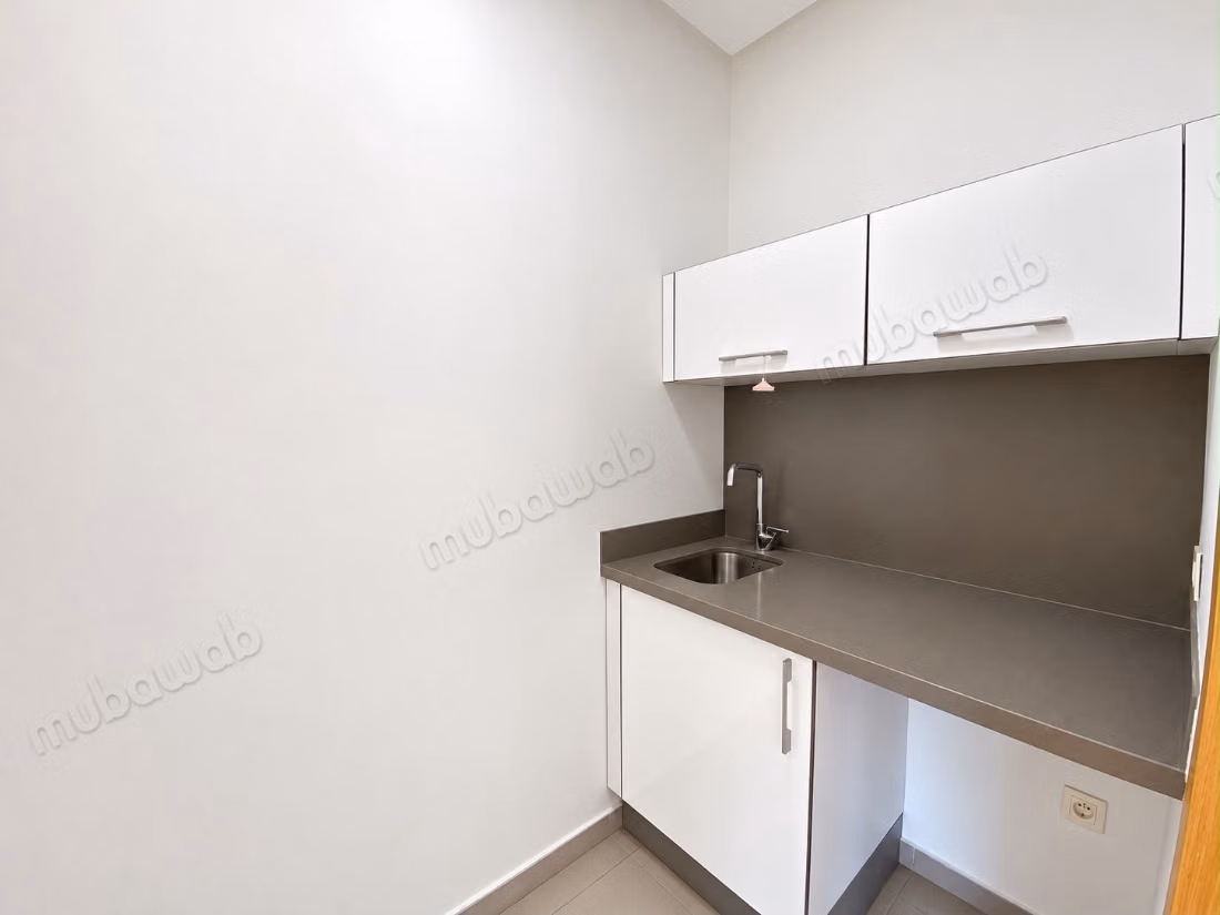 Plateau de bureau 101m 
bd omar al khiam 
anfa park