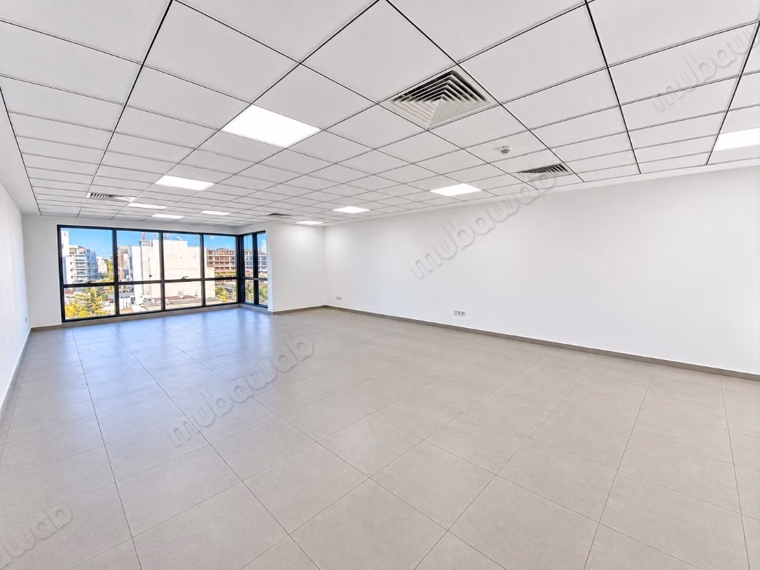 Plateau de bureau 101m 
bd omar al khiam 
anfa park