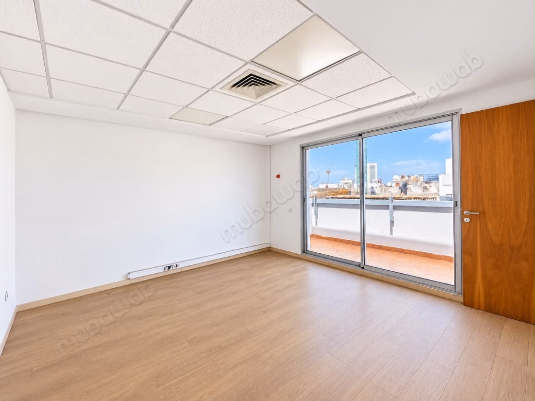 Piattaforma per ufficio 121m palmier
