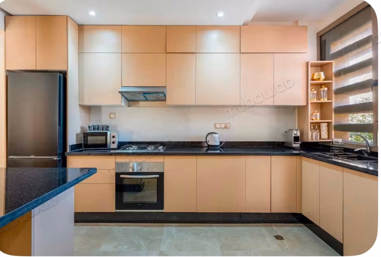Appartement 94 m² vendu meublé – 2 chambres, 2 SDB, piscine – Agdal