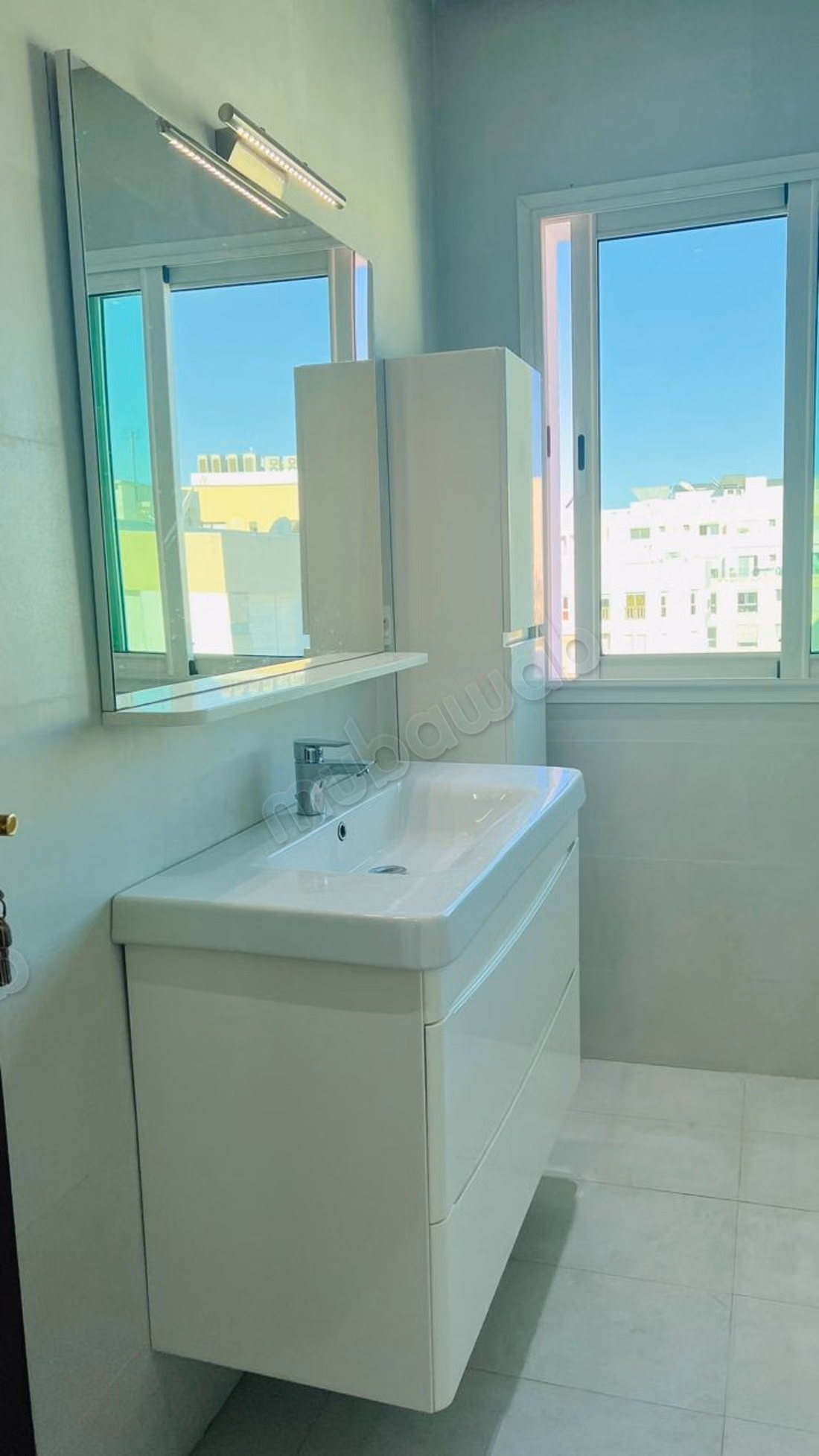 Hermoso apartamento en alquiler en Haut Agdal. 3 habitaciones grandes. Vista excepcional al mar, calefacción central