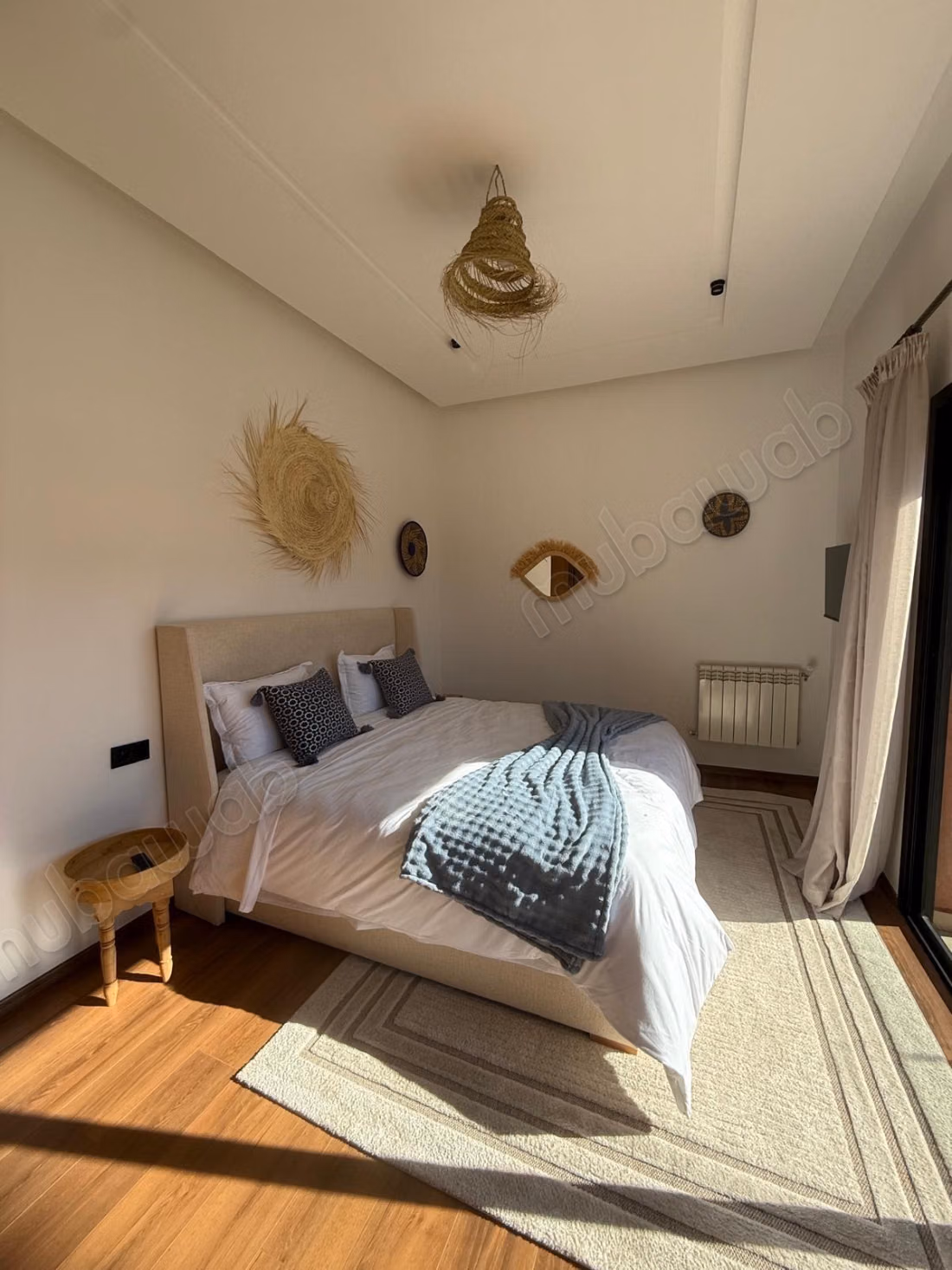 Villa meublée avec piscine – 500 m² de terrain, 250 m² habitables, 2 suites  
2 chambres – Route de l'Ourika km 10