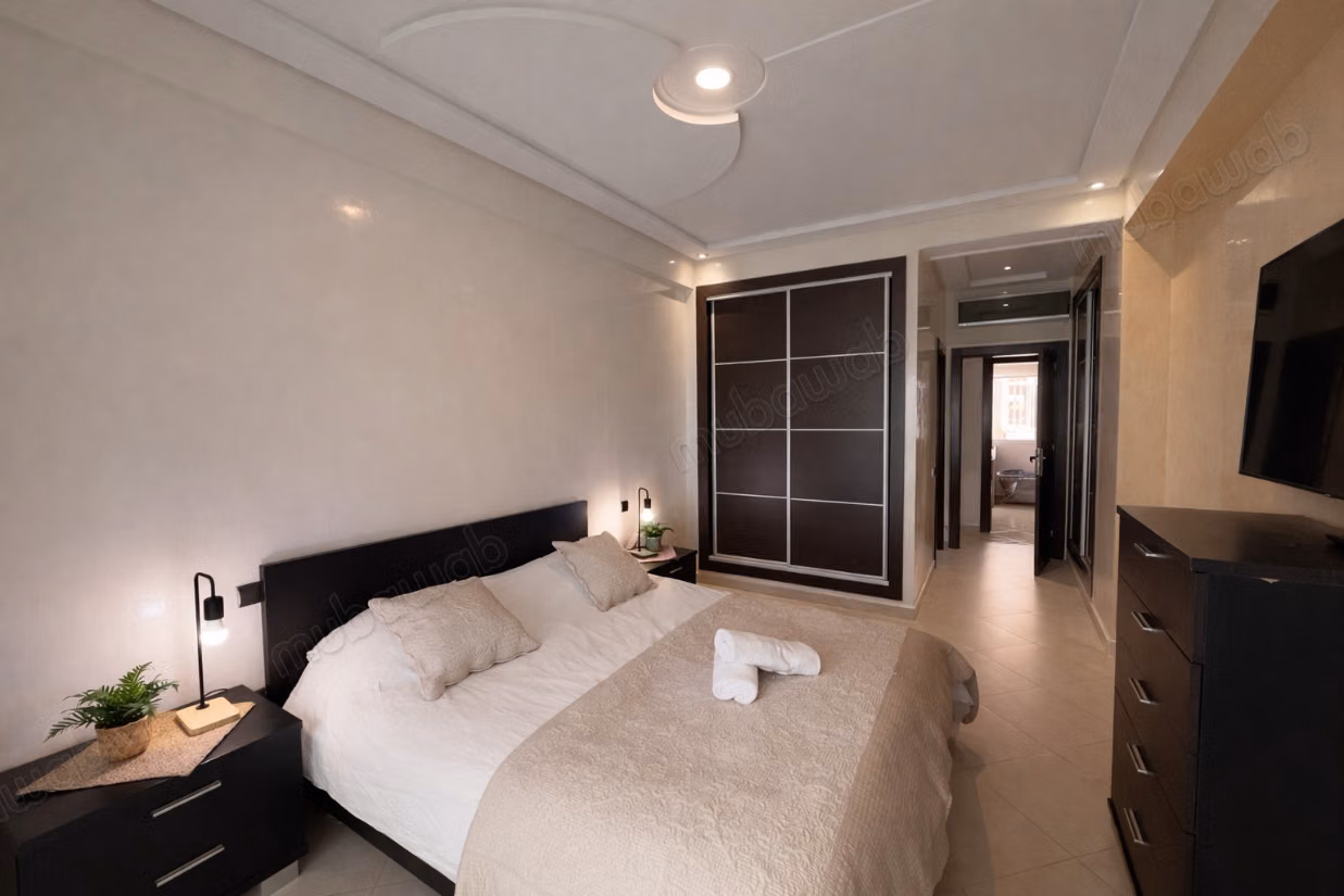 Superbe appartement à louer en Centre. 
Surface totale 130 m². 
Meublé