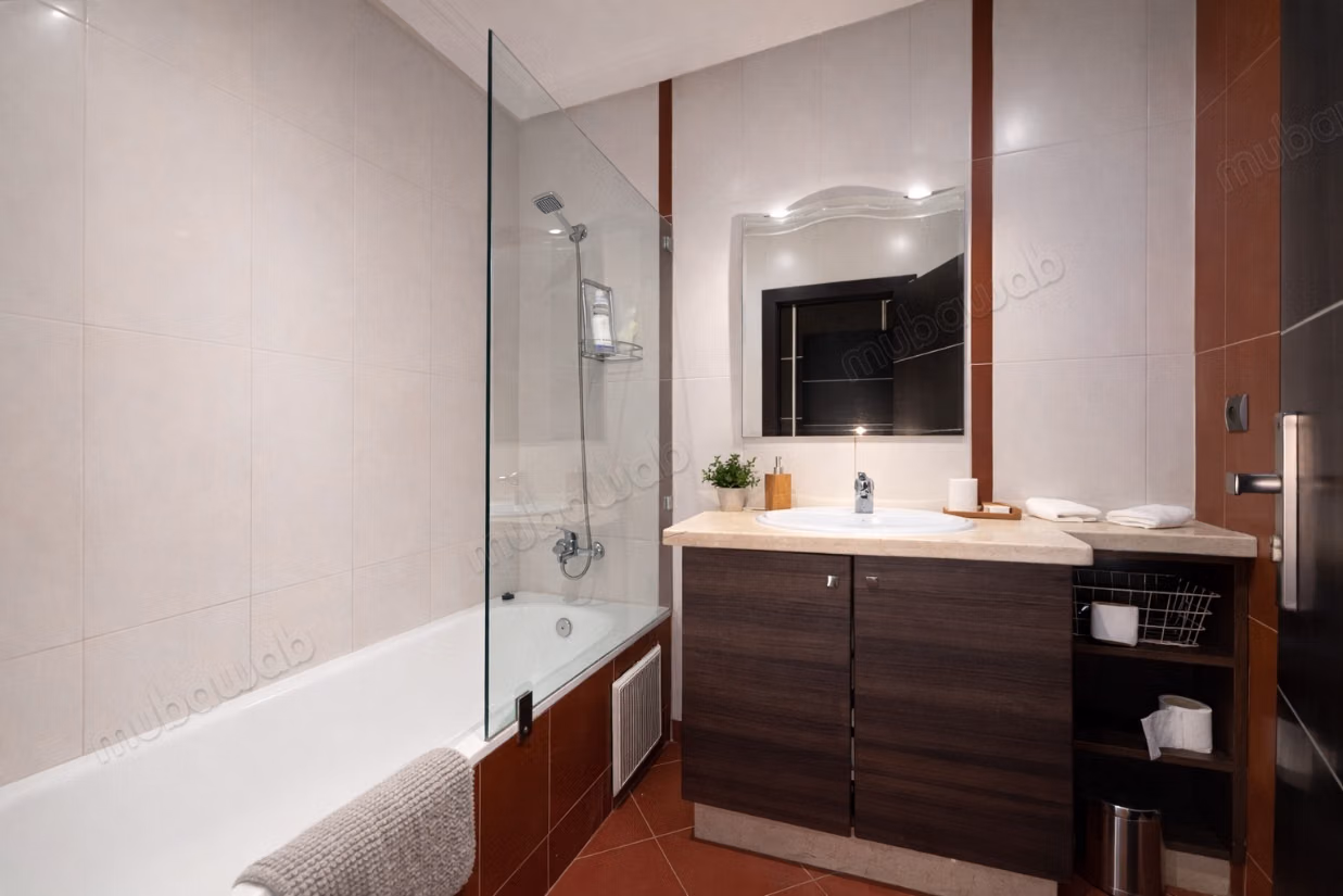 Superbe appartement à louer en Centre. 
Surface totale 130 m². 
Meublé