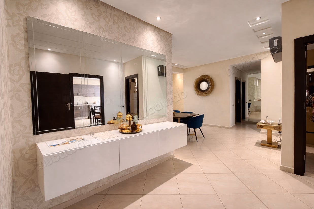 Superbe appartement à louer en Centre. 
Surface totale 130 m². 
Meublé