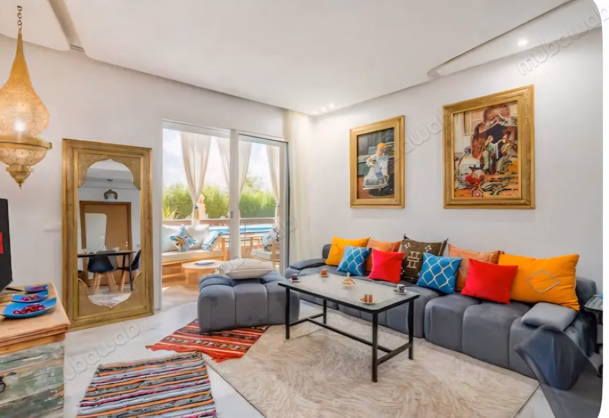 Bel appartement en location à Agdal. 
Surface totale 98 m². 
Meublé