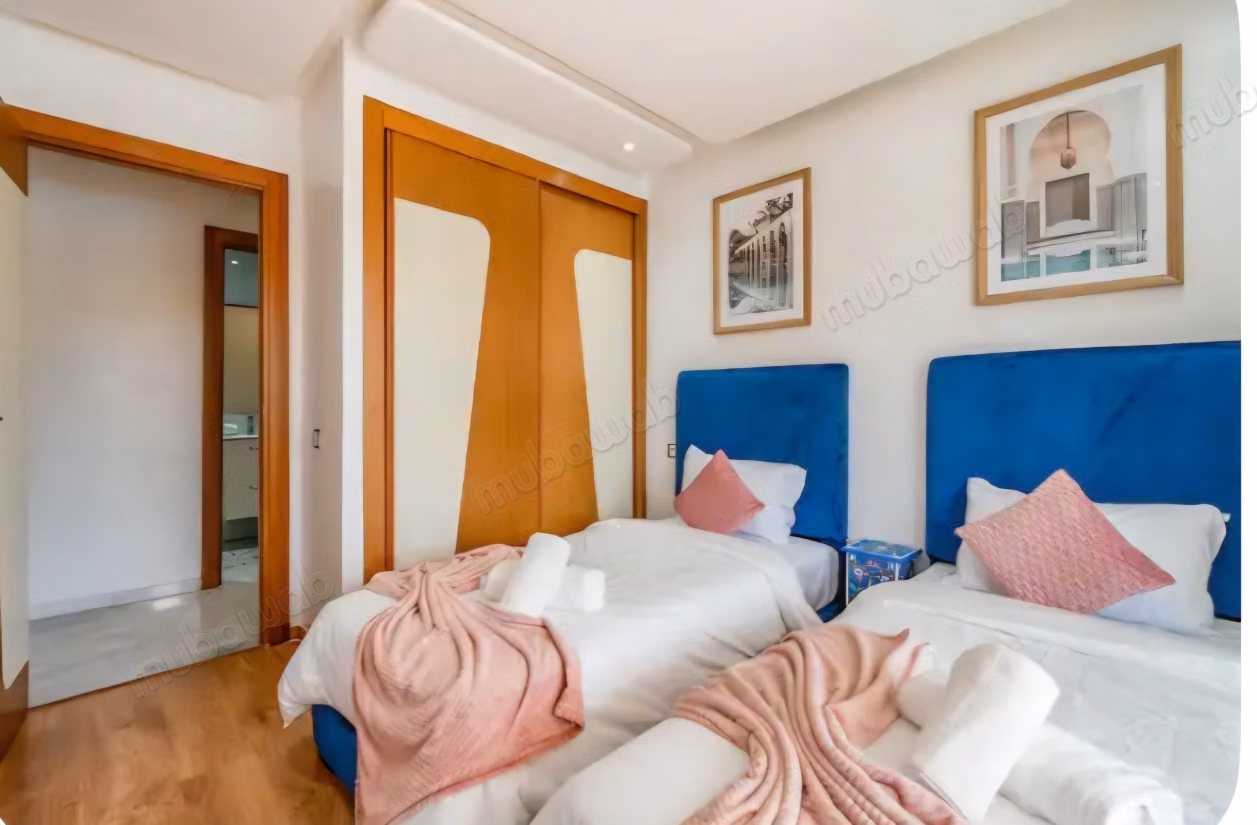 Bel appartement en location à Agdal. 
Surface totale 98 m². 
Meublé
