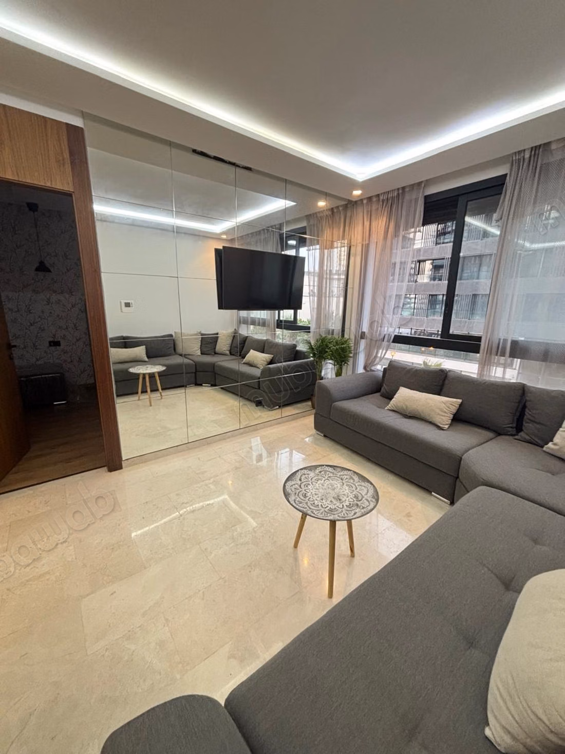 Stunning apartment for rent in Casablanca Finance City. 1 Room. Elevator and garage