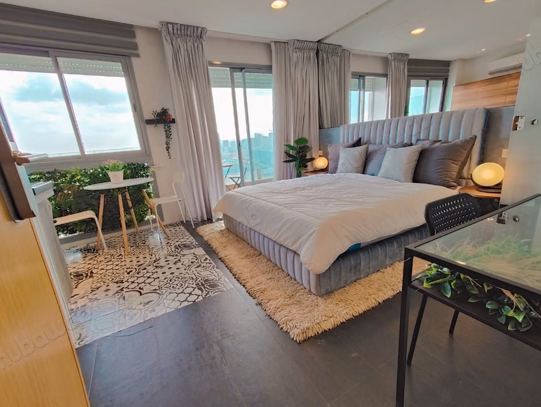 Appartement à l'achat à Casablanca Marina.
Superficie 170 m².
Meublé