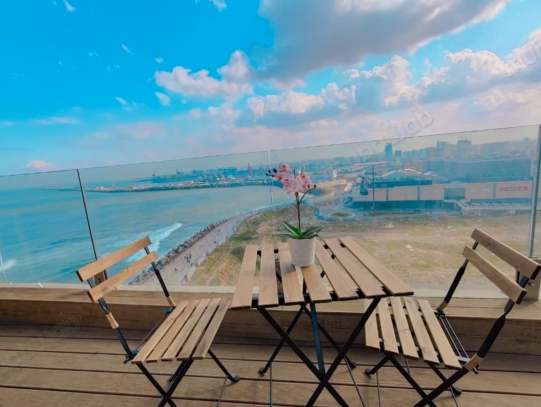 Appartement à l'achat à Casablanca Marina.
Superficie 170 m².
Meublé